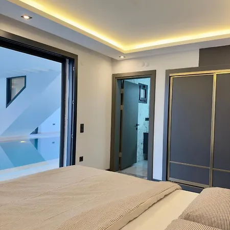 Luxury With Private Pool *