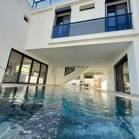 Luxury With Private Pool * Kusadası